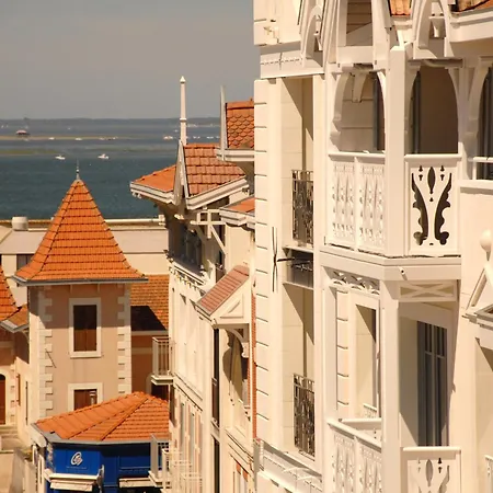 Ξενοδοχείο με διαμερίσματα Residhome Plazza 4*