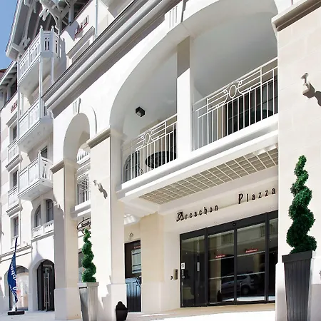 Ξενοδοχείο με διαμερίσματα Residhome Plazza 4*