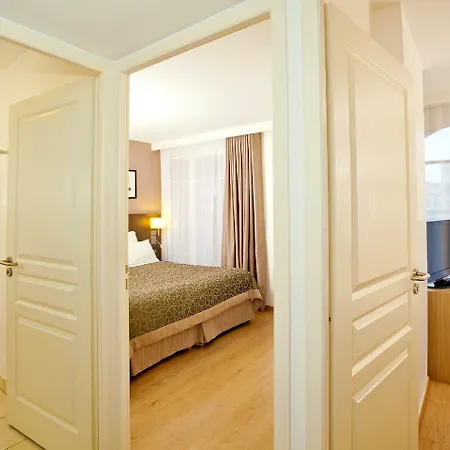 Apart-hotel Residhome Plazza