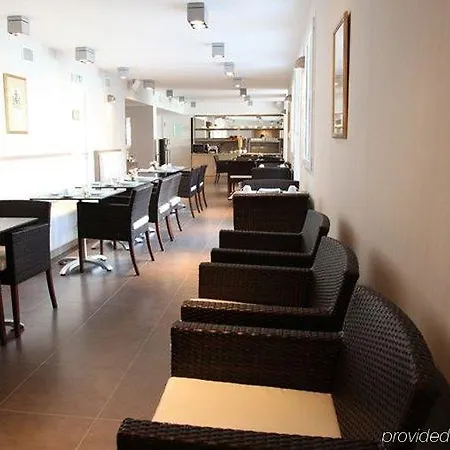 雷斯迪家阿卡松普拉扎酒店