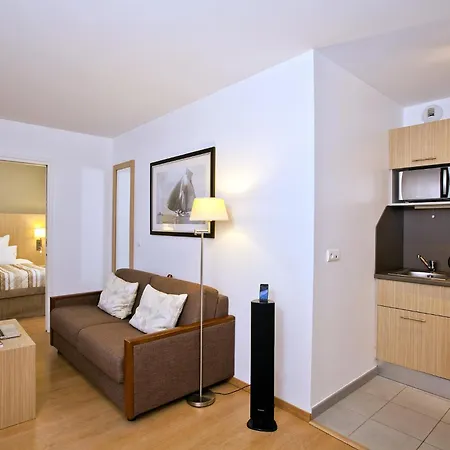 Residhome Plazza Aparthotel 4*