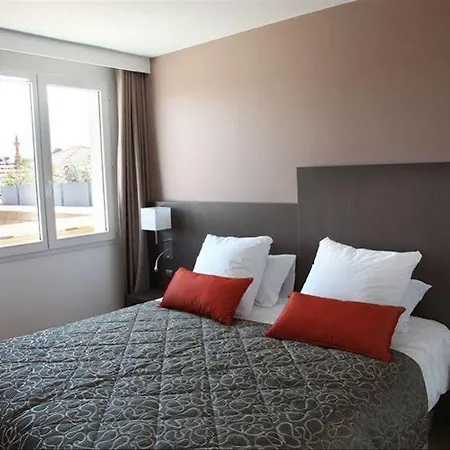 Ξενοδοχείο με διαμερίσματα Residhome Plazza Αρασόν