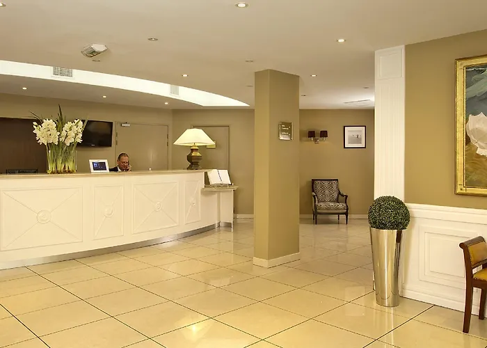 雷斯迪家阿卡松普拉扎酒店 4*