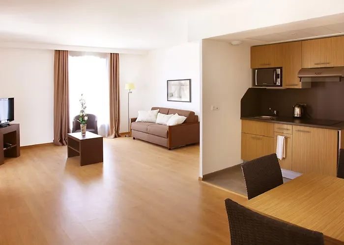 Residhome Plazza Apartahotel