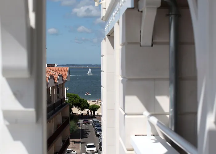 Residhome Plazza Apartahotel 4*