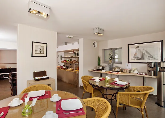 雷斯迪家阿卡松普拉扎酒店