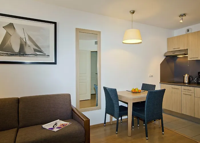 Residhome Plazza Apartahotel