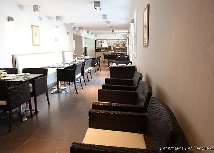 雷斯迪家阿卡松普拉扎酒店