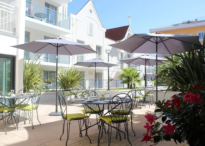 雷斯迪家阿卡松普拉扎酒店